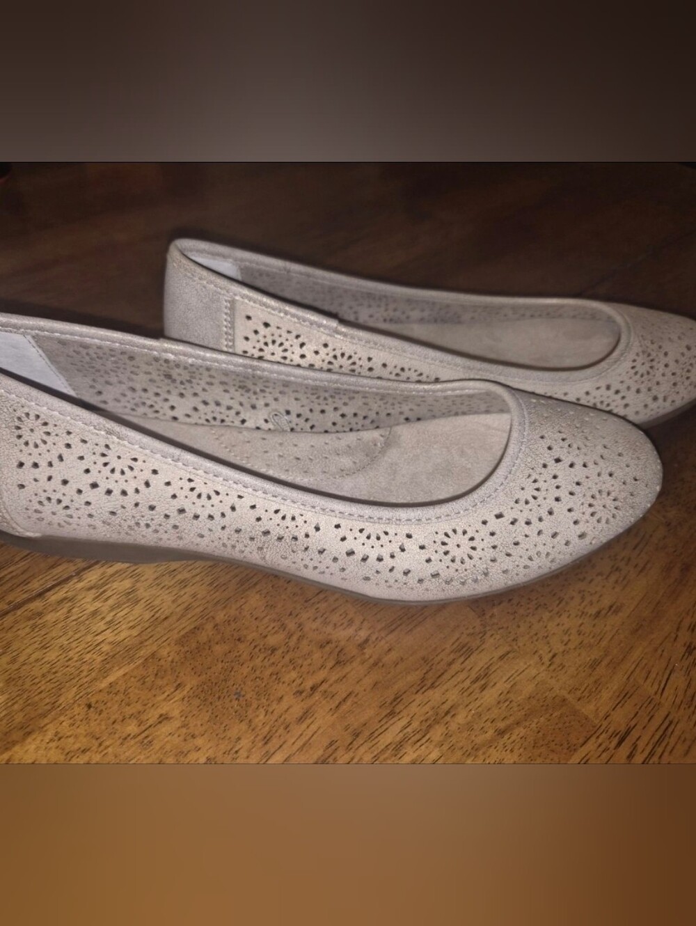 Croft & Barrow Shoes Womens 9. M Beige Baritone Ballet Flats Faux Leather Casual